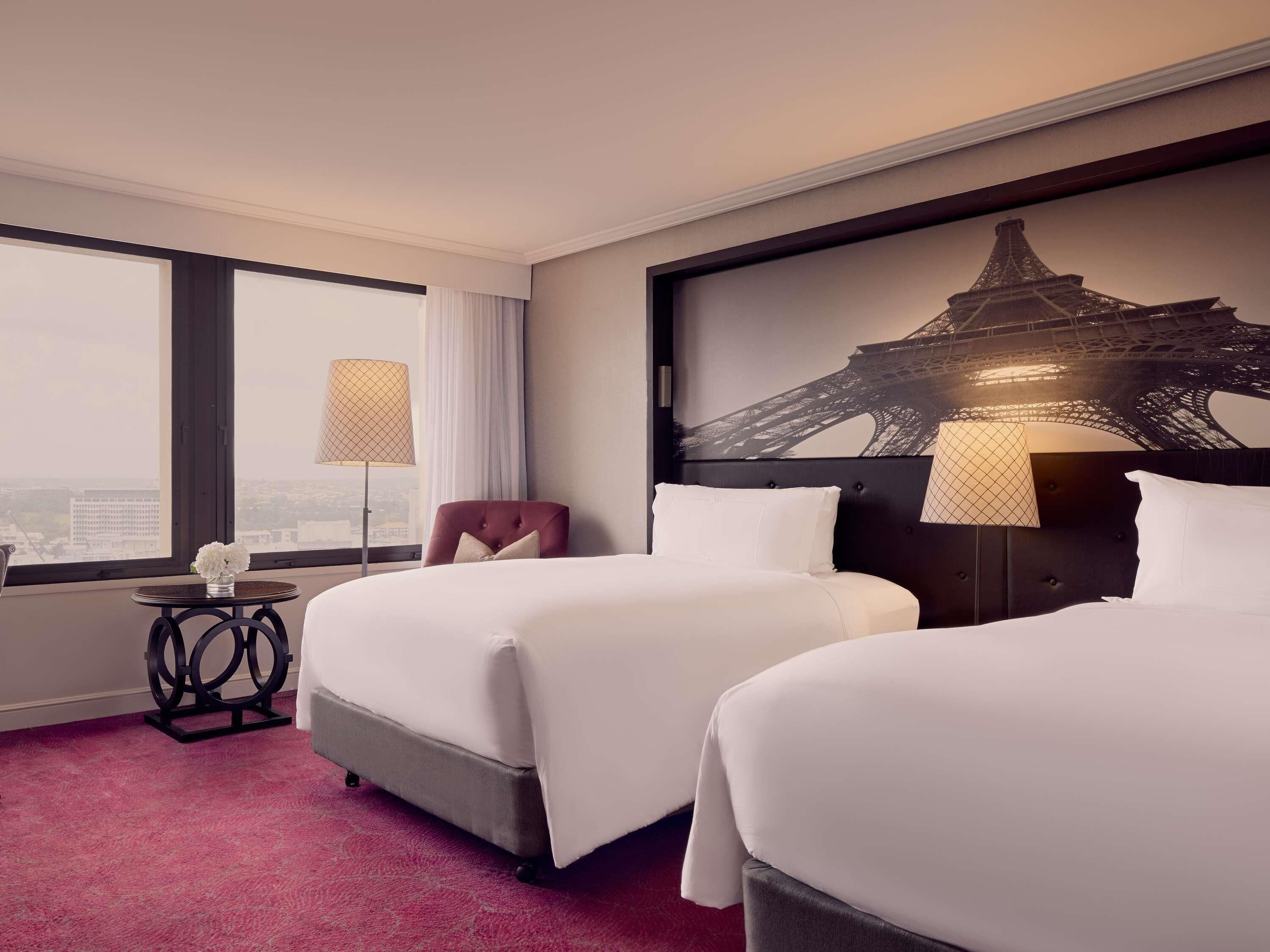 Luxury Room, 2 Double Beds, High Floor | Ropa de cama de alta calidad, edredón y camas con pillow-top 