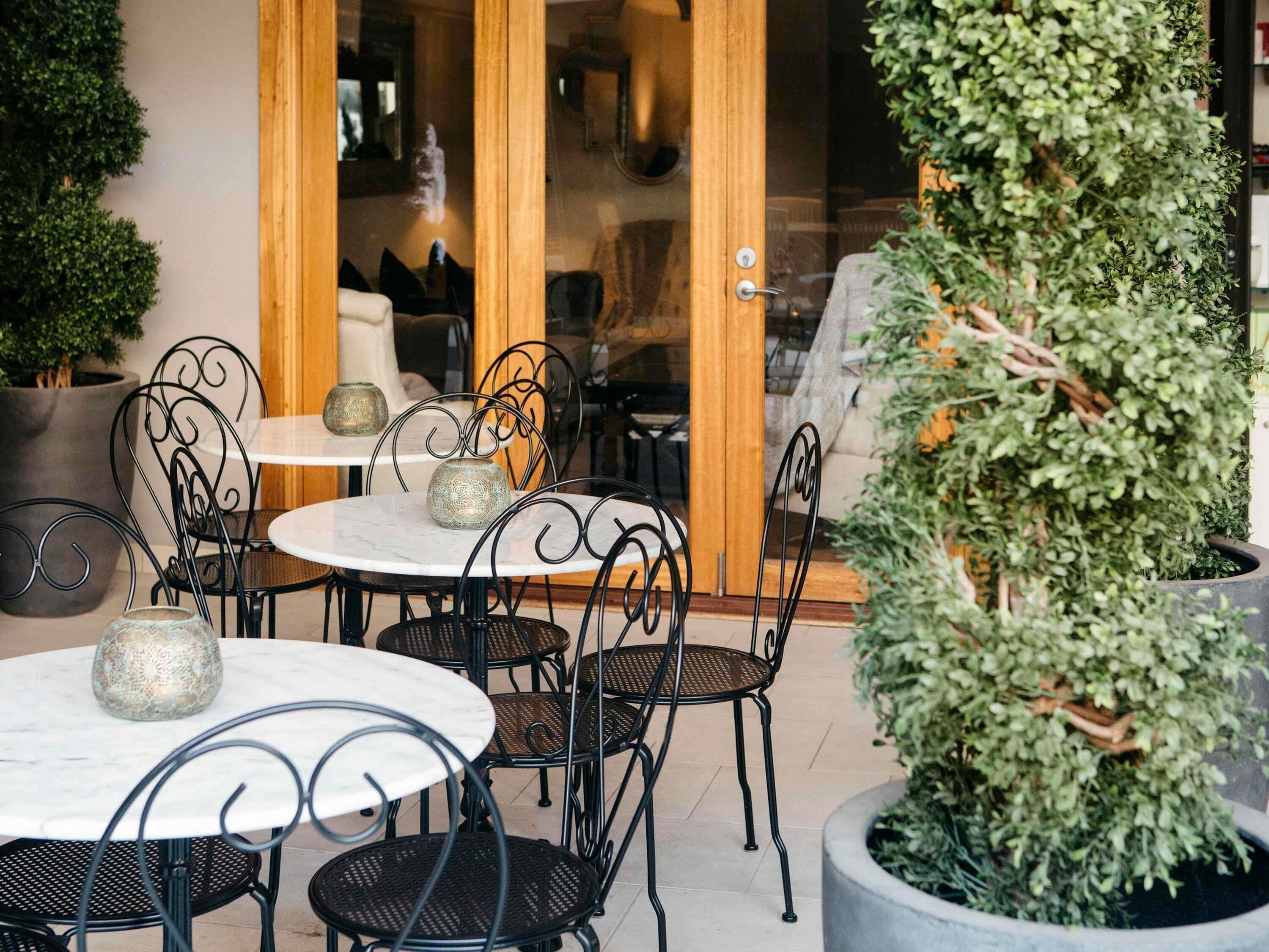 雙人療程室、桑拿、熱水浴缸、蒸氣室、身體療程、水療