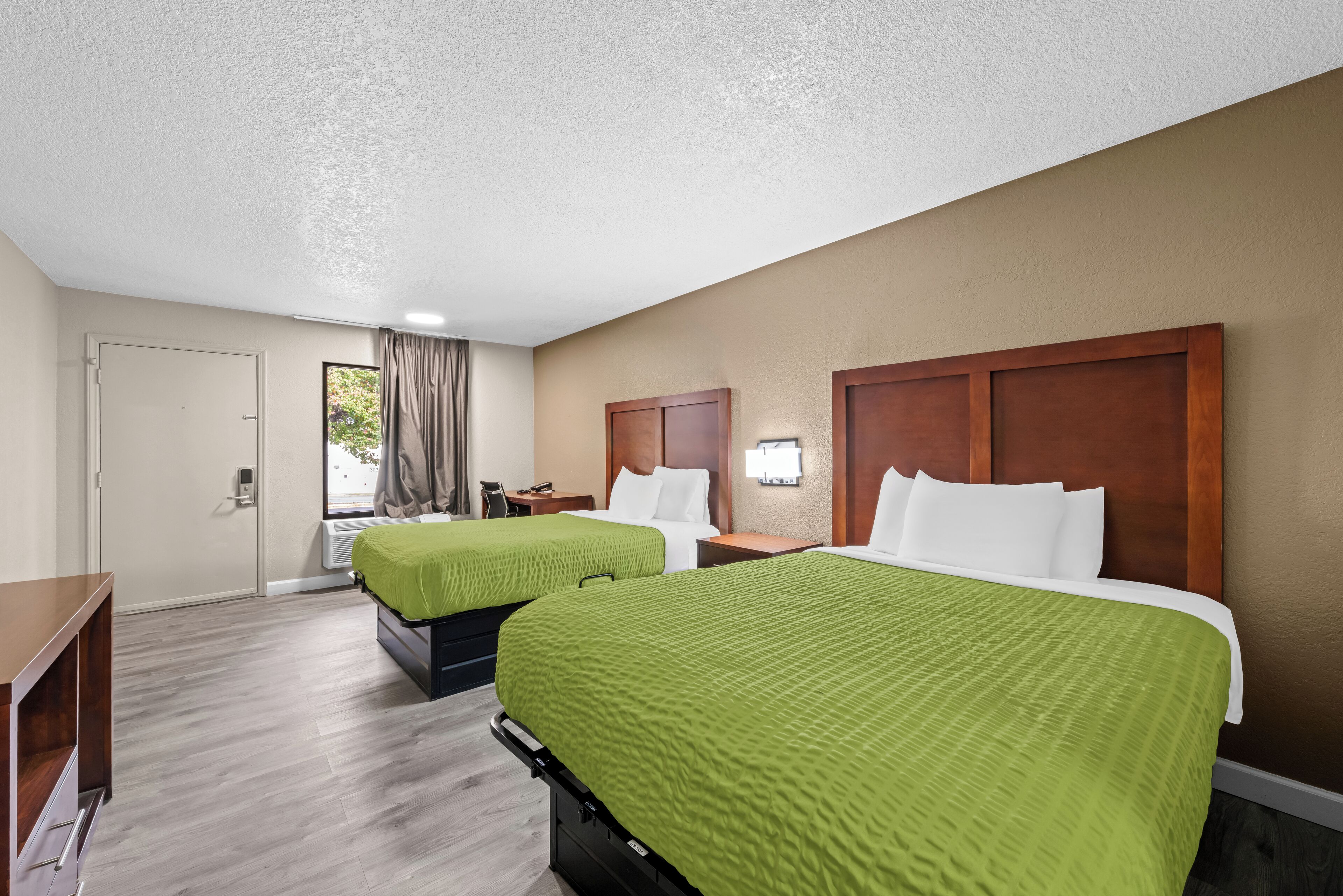 Chambre Standard, 2 grands lits, non-fumeur