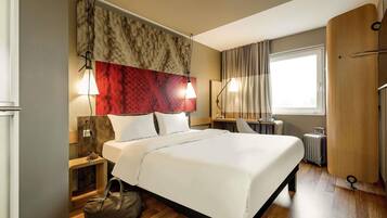 Standardzimmer, 1 Doppelbett (160 x 200 cm) | Allergikerbettwaren, Schreibtisch, laptopgeeigneter Arbeitsplatz