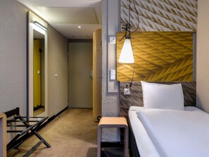 Habitación estándar, 1 cama individual | Ropa de cama hipoalergénica y escritorio