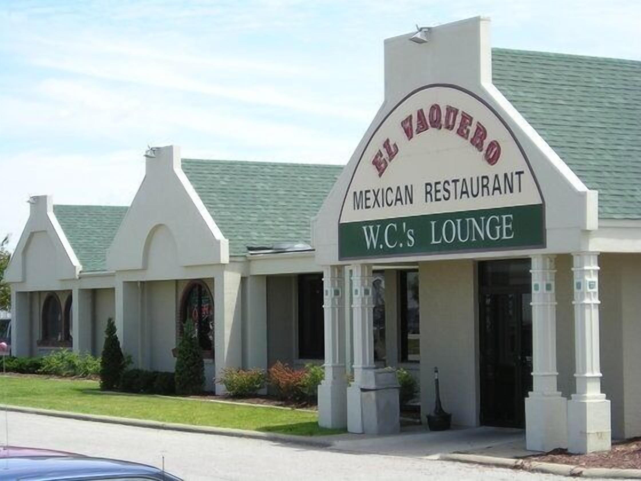 2 restaurants, lunch, dinner served; Mexican cuisine