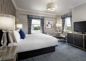 Sengetøy av topp kvalitet, dundyner, senger med overmadrass og minibar