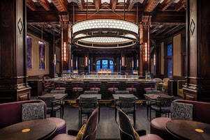 2 restaurants; breakfast, lunch, dinner, and brunch served