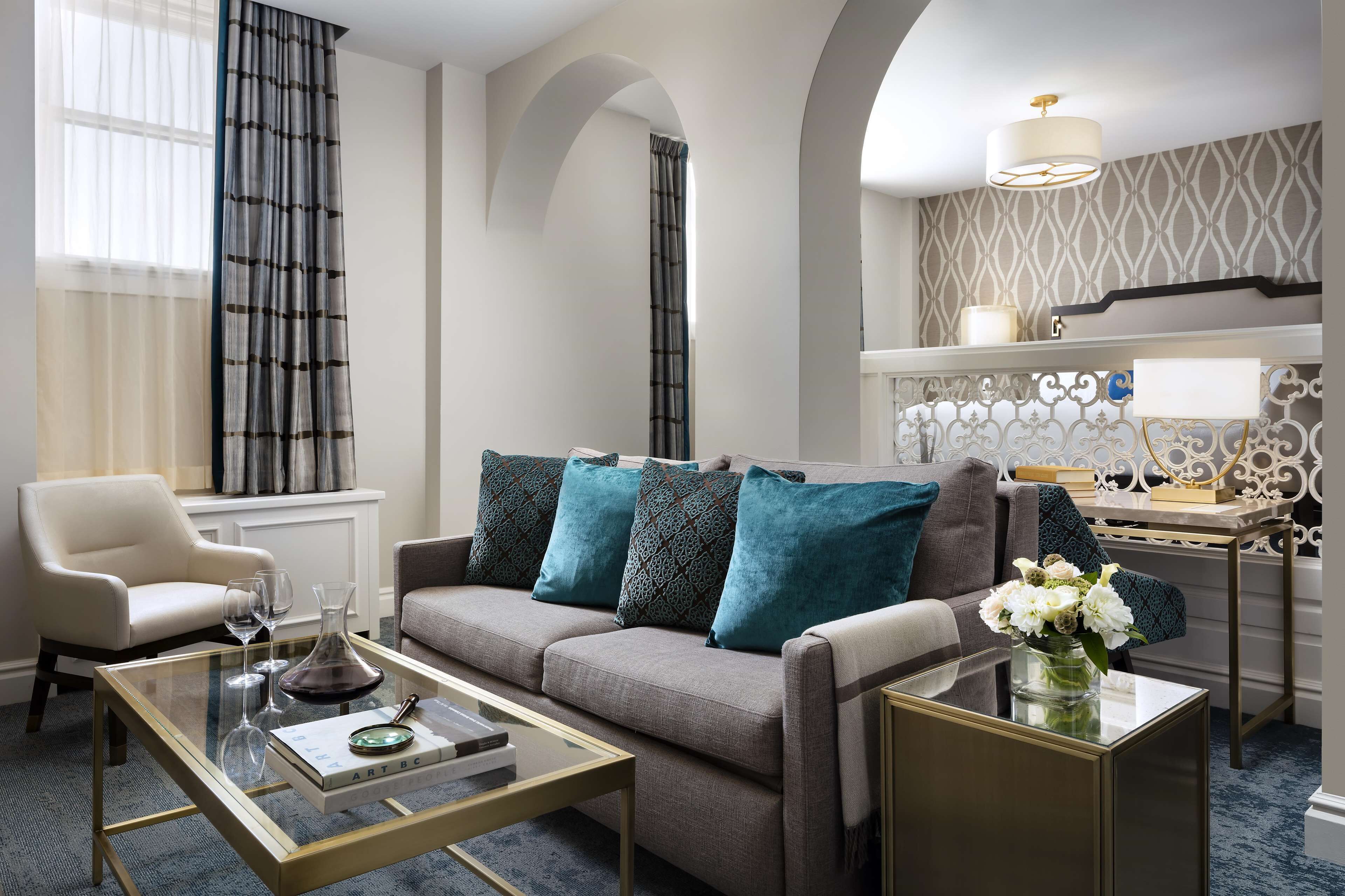 junior suite city view 1 king | 1 bedroom, premium bedding, minibar, in-room safe