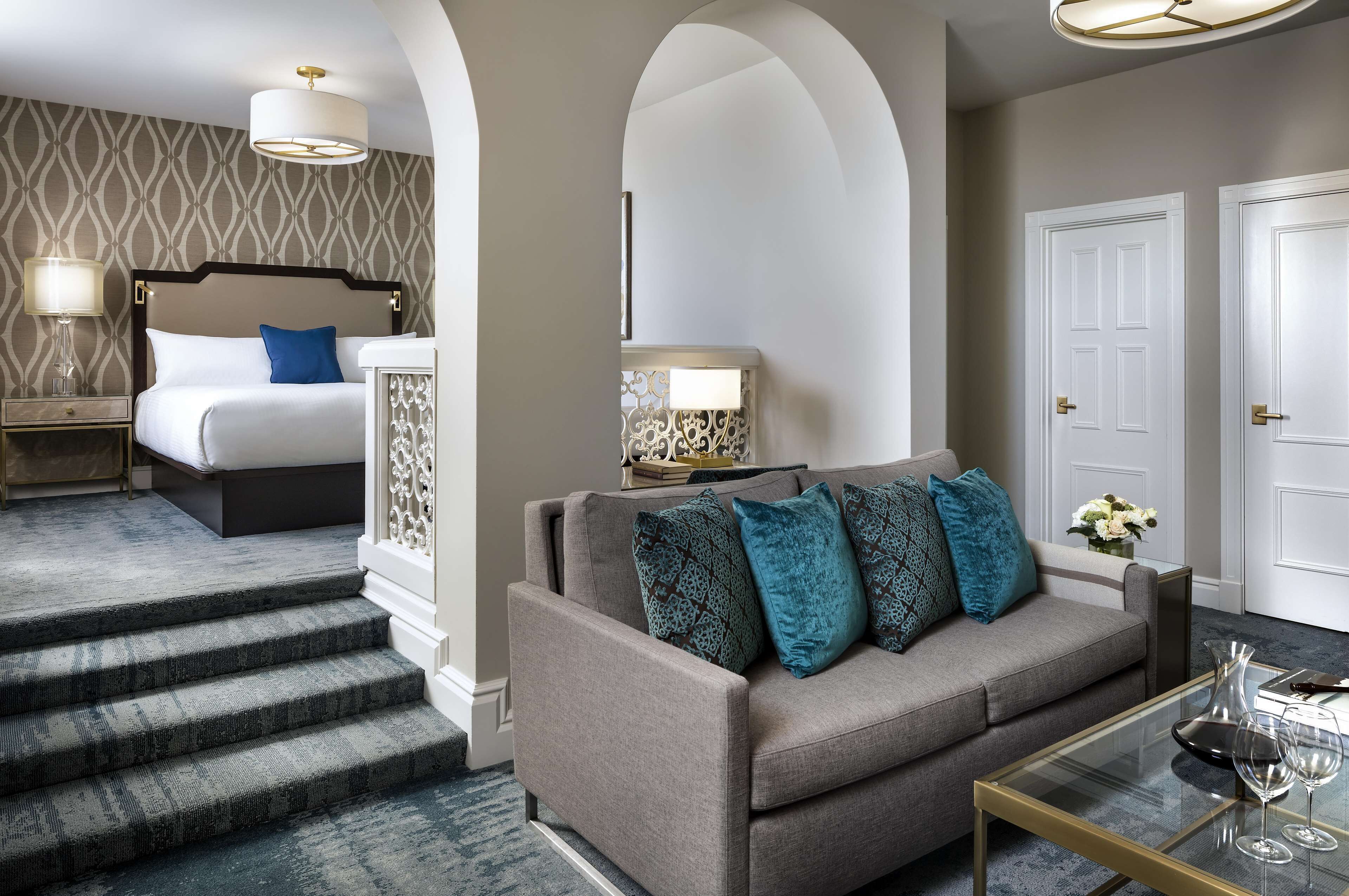 junior suite city view 1 king | 1 bedroom, premium bedding, minibar, in-room safe