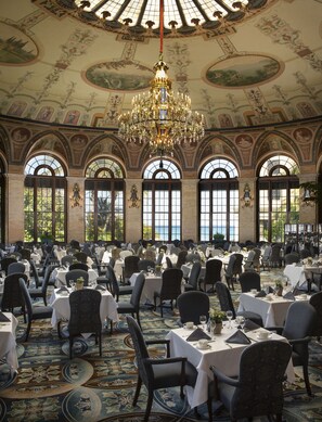 Petit déjeuner buffet servi tous les jours en supplément