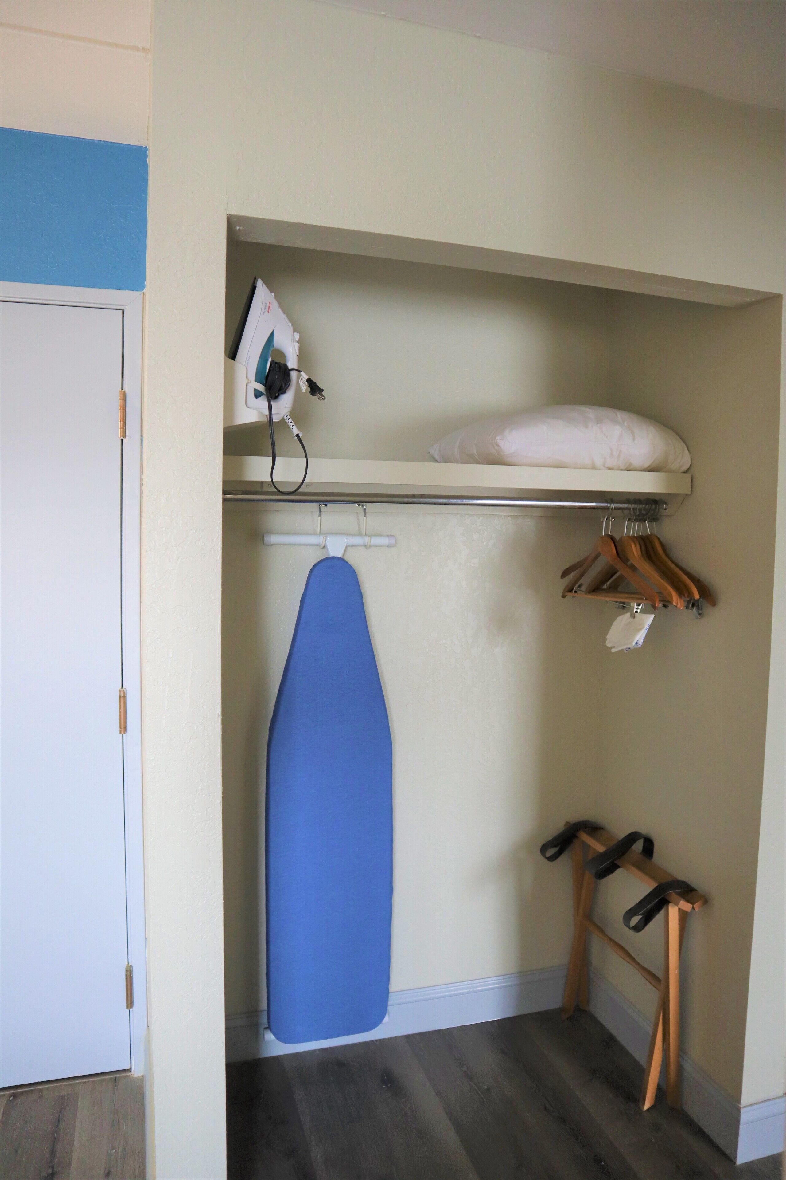 Sängtillbehör av högsta kvalitet, skrivbord och ljudisolering