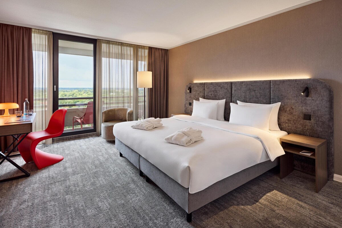 Deluxe Room, 1 King Bed