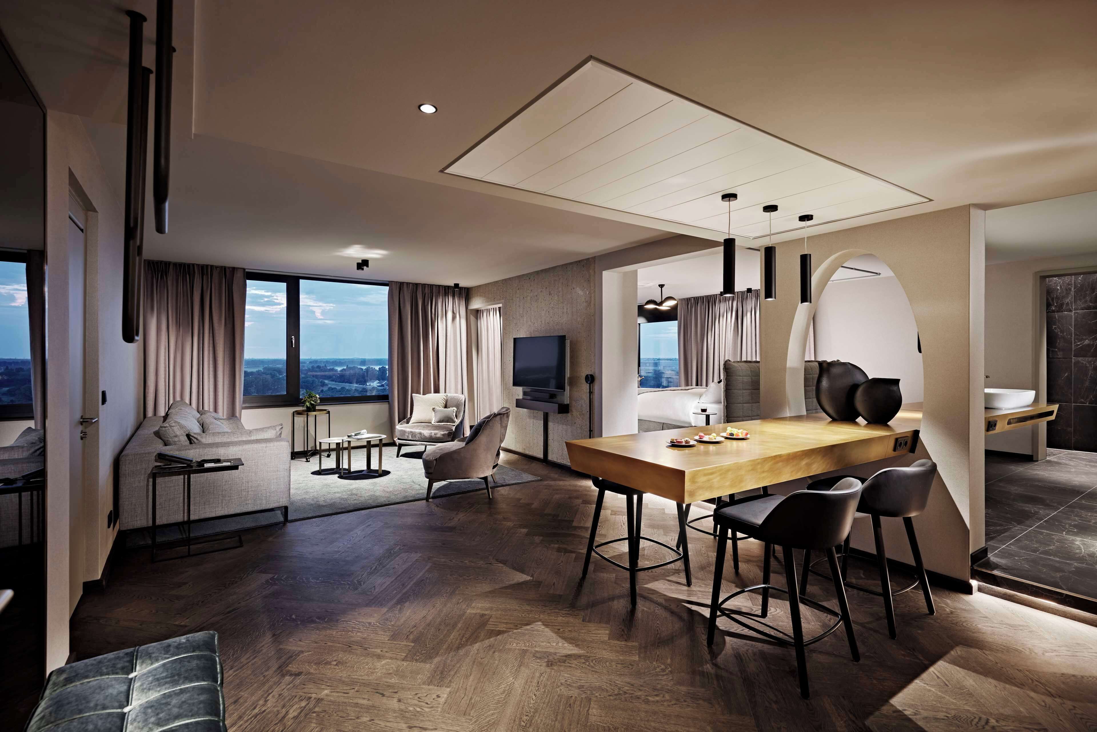 minibar, in-room safe, desk, laptop workspace