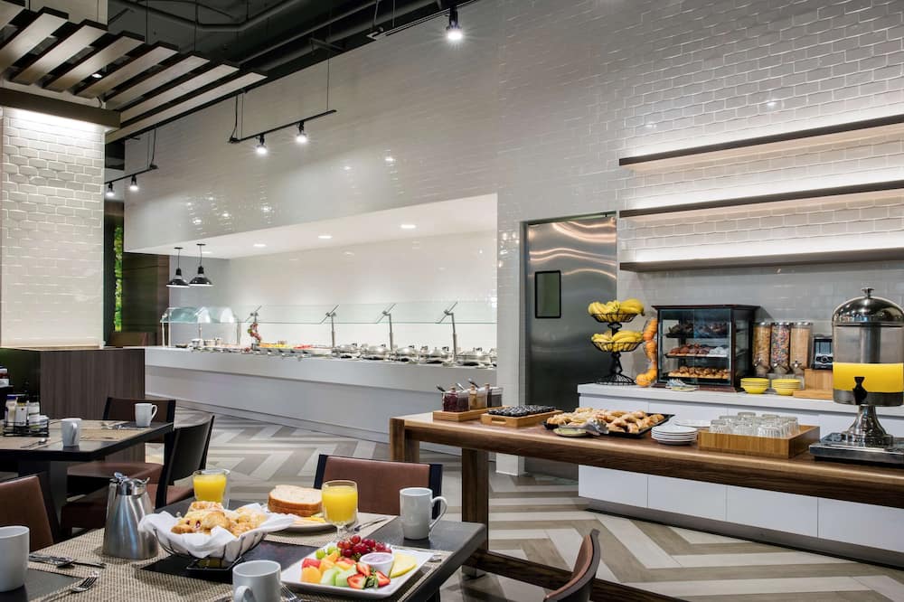 DoubleTree by Hilton Hotel Miami Airport & Convention Center