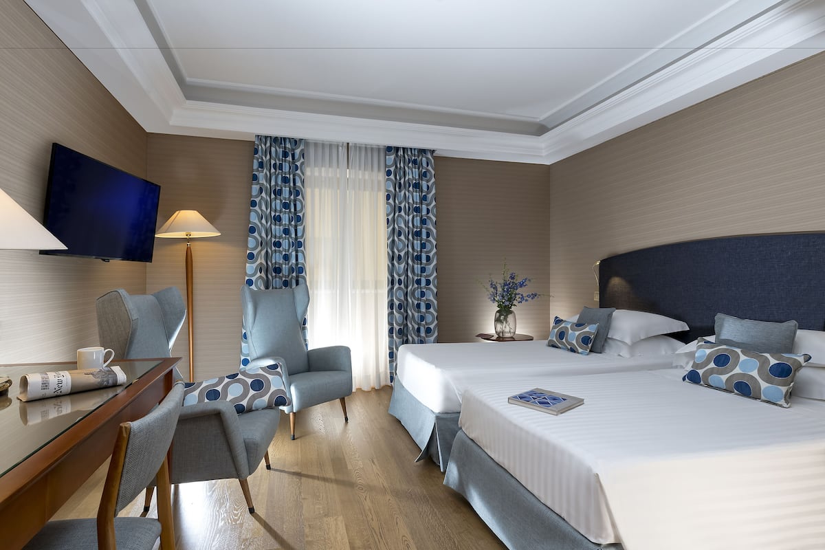 1 bedroom, hypo-allergenic bedding, in-room safe, bed sheets