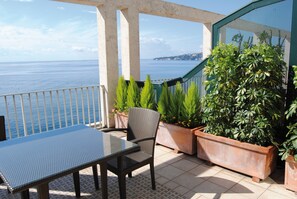 Deluxe Double Room, Sea View | Balcony view