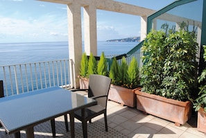 Chambre Double Deluxe, vue mer | Vue depuis le balcon