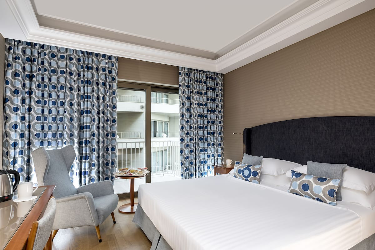 1 bedroom, hypo-allergenic bedding, in-room safe, bed sheets