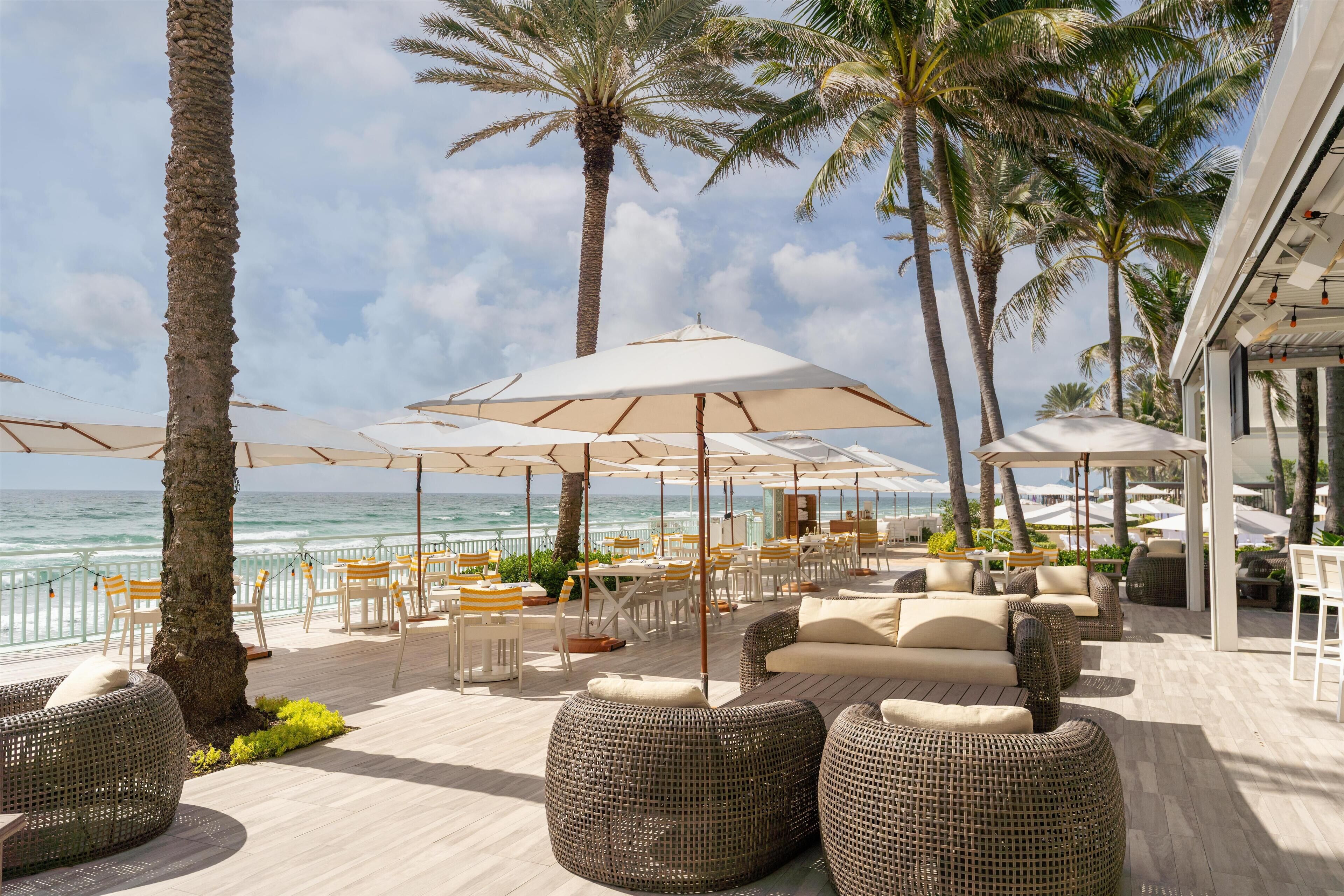 4 间餐厅，供应午餐和晚餐，美洲菜