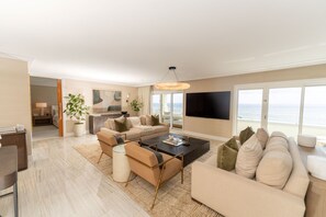 Commander and Chief Suite, Presidential Suite, 2 King beds, living room, direct ocean view | Bathroom | Separate tub and shower, designer toiletries, hair dryer, bathrobes - Eau Resort & Spa (Manalapan)