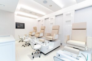 Behandlingsrom for par, badstue, boblebad, dampbad og kroppsbehandlinger