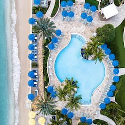 2 piscines extérieures, tentes de plage, parasols de plage