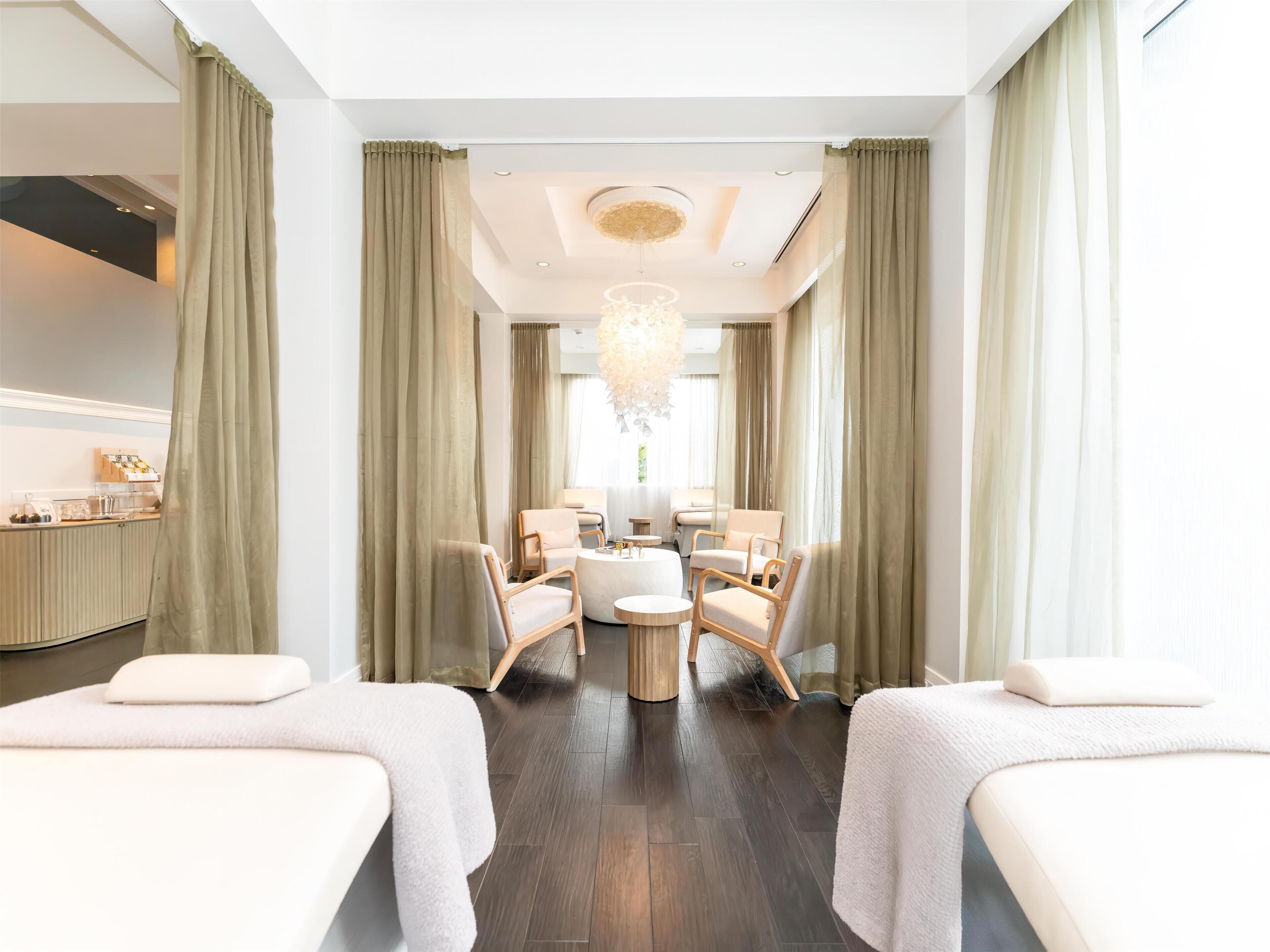 Couples treatment room(s), sauna, hot tub, steam room, body treatments