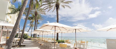 2 barer/lounger og 2 bassengbarer