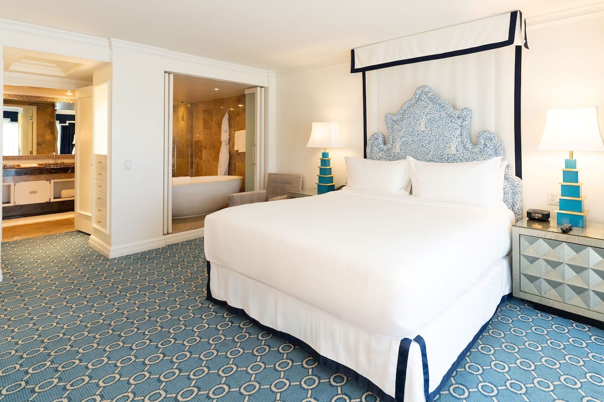 Premium bedding, in-room safe, desk, blackout curtains