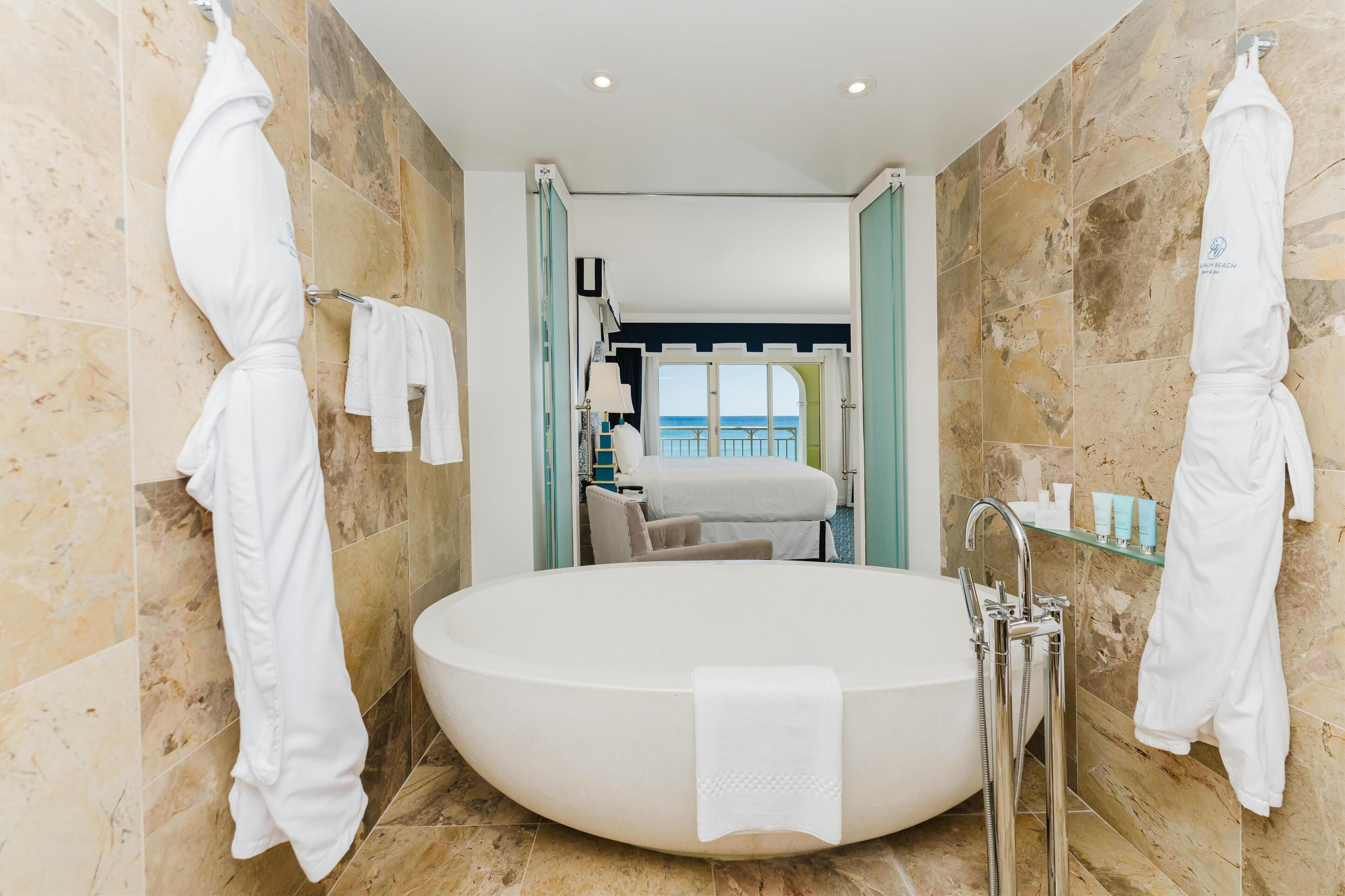 Suite, Oceanfront | Bathroom