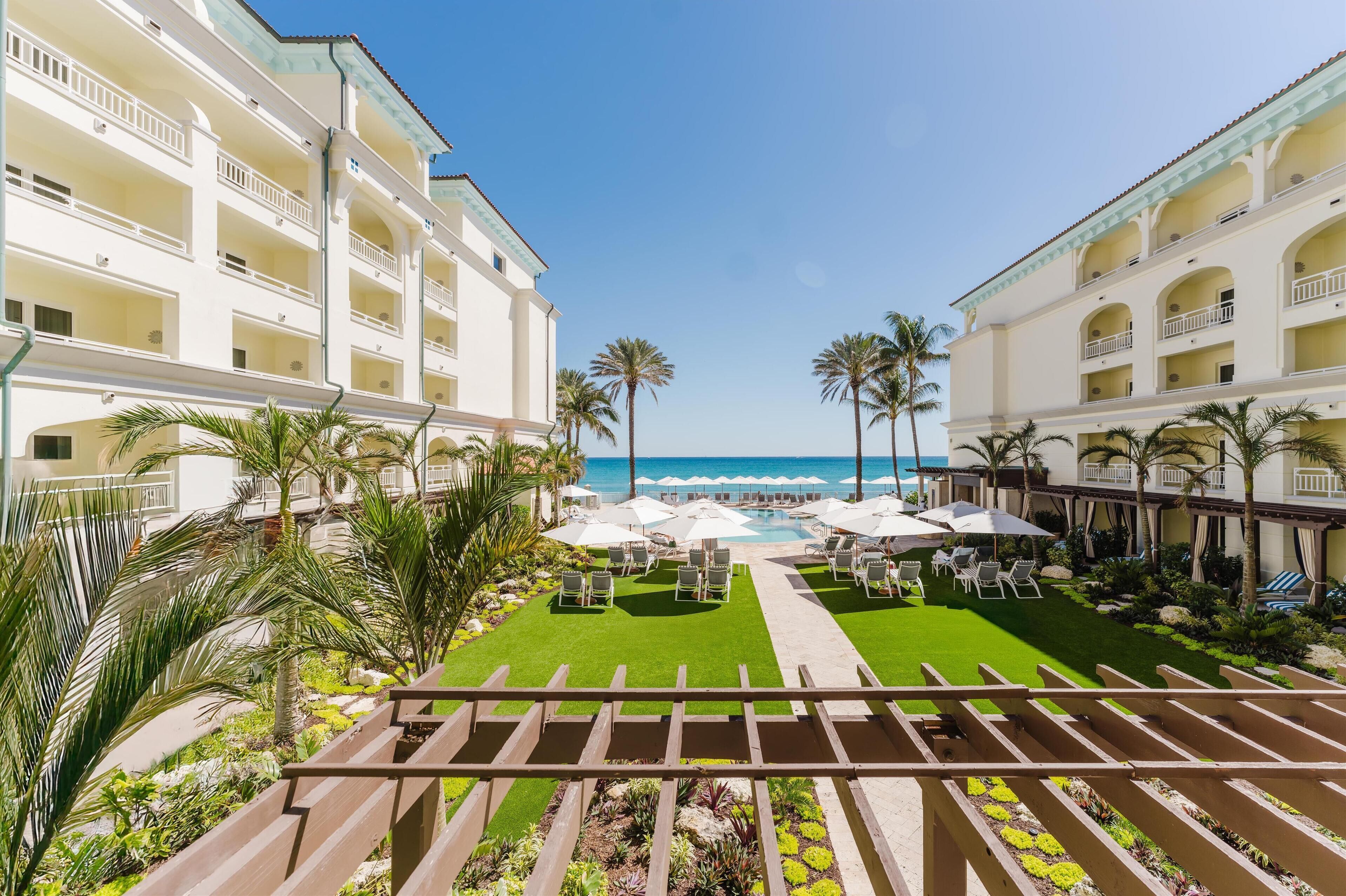 Premium bedding, in-room safe, desk, laptop workspace