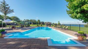 Seasonal outdoor pool