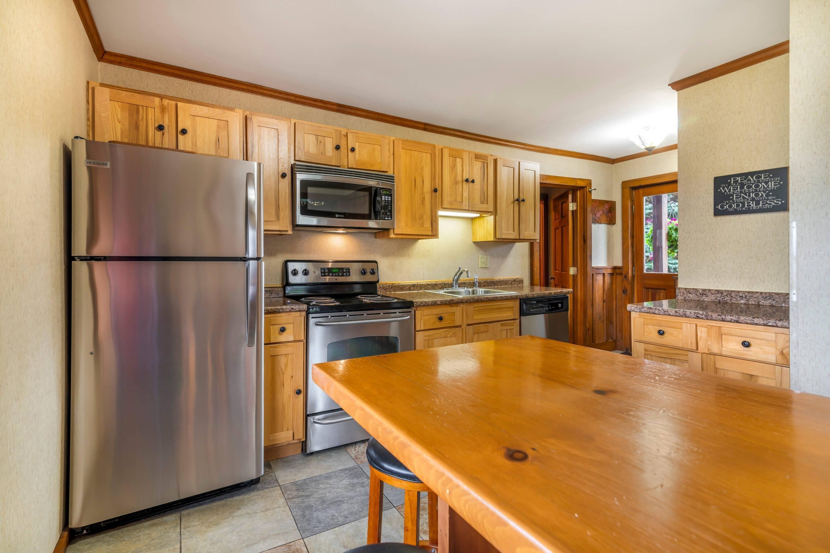 Una scrivania, postazione laptop, ferro/asse da stiro, Wi-Fi gratuito