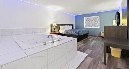 Chicago Club Inn & Suites