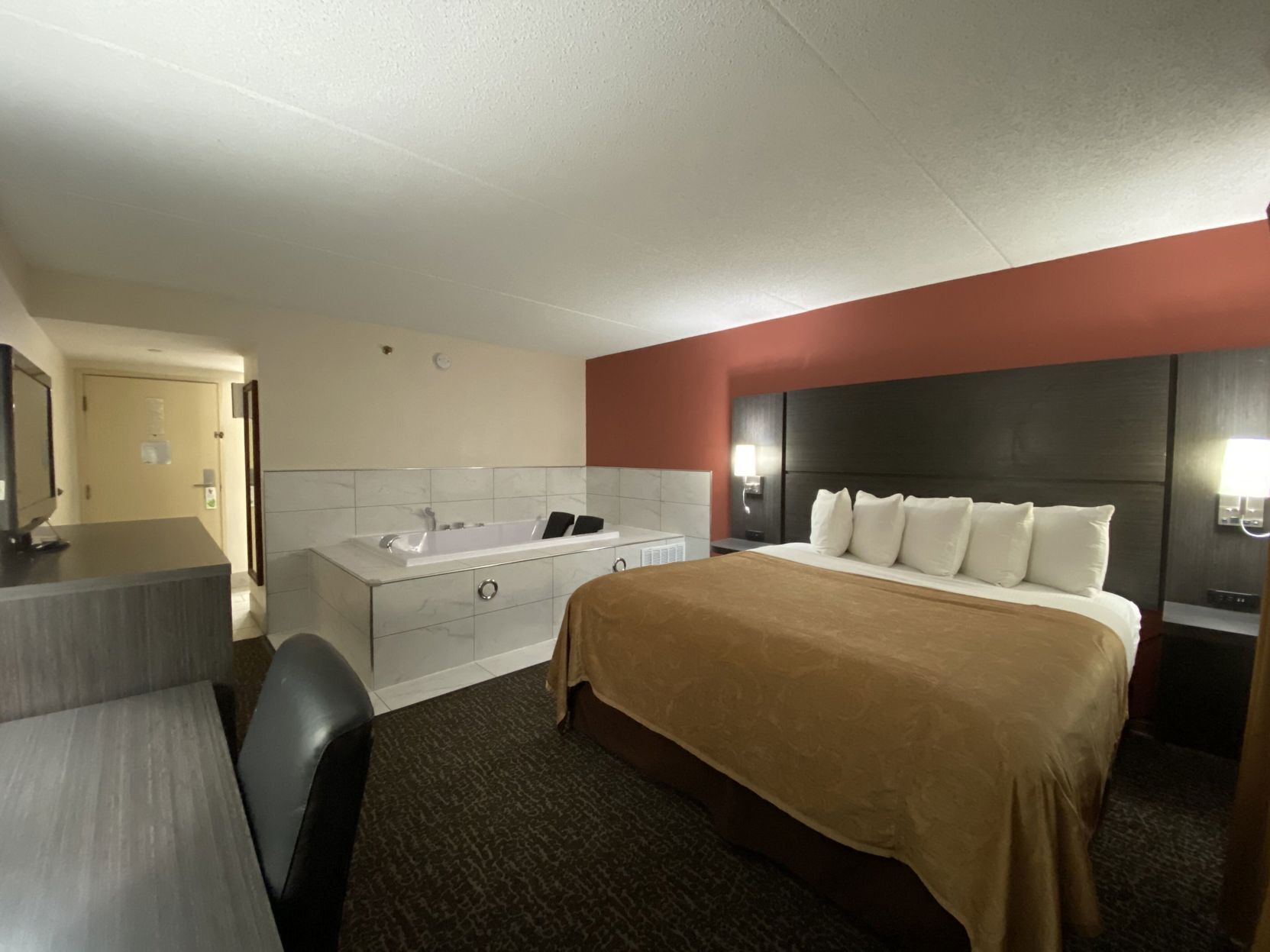 Premium bedding, down comforters, desk, laptop workspace