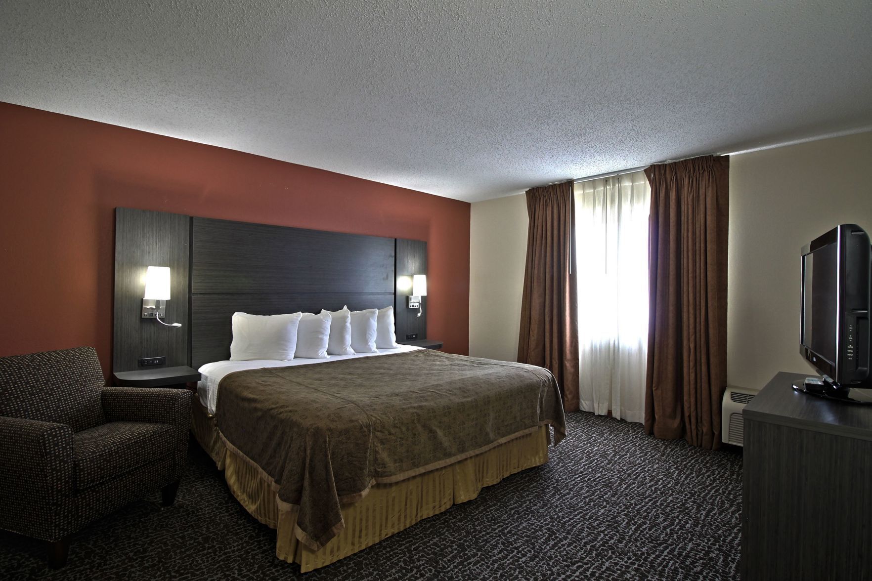 Premium bedding, down comforters, desk, laptop workspace