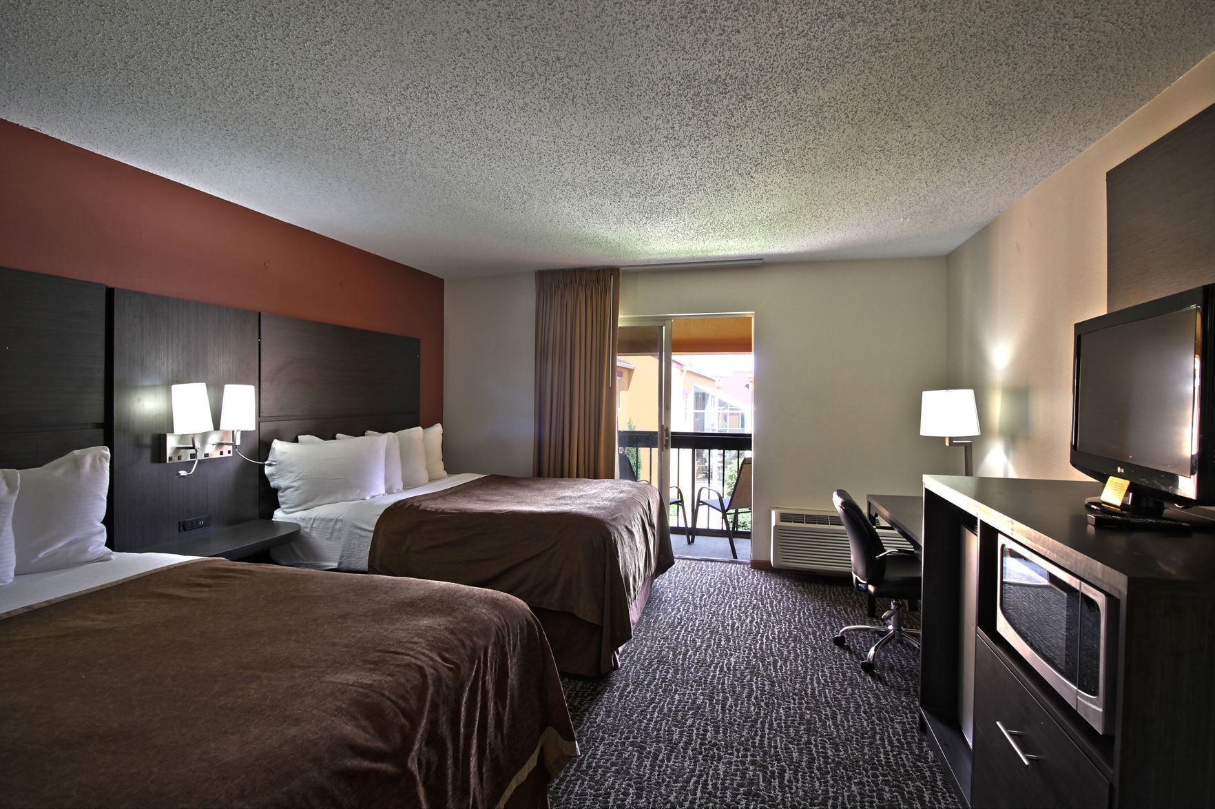 Premium bedding, down comforters, desk, laptop workspace