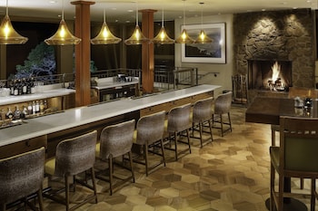 Bar (on property) at Hyatt Carmel Highlands