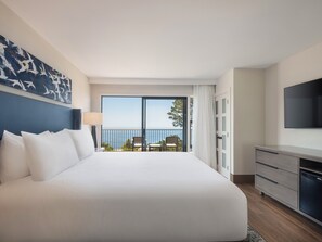 Premium bedding, down duvets, pillow-top beds, in-room safe - Hyatt Carmel Highlands (Carmel)