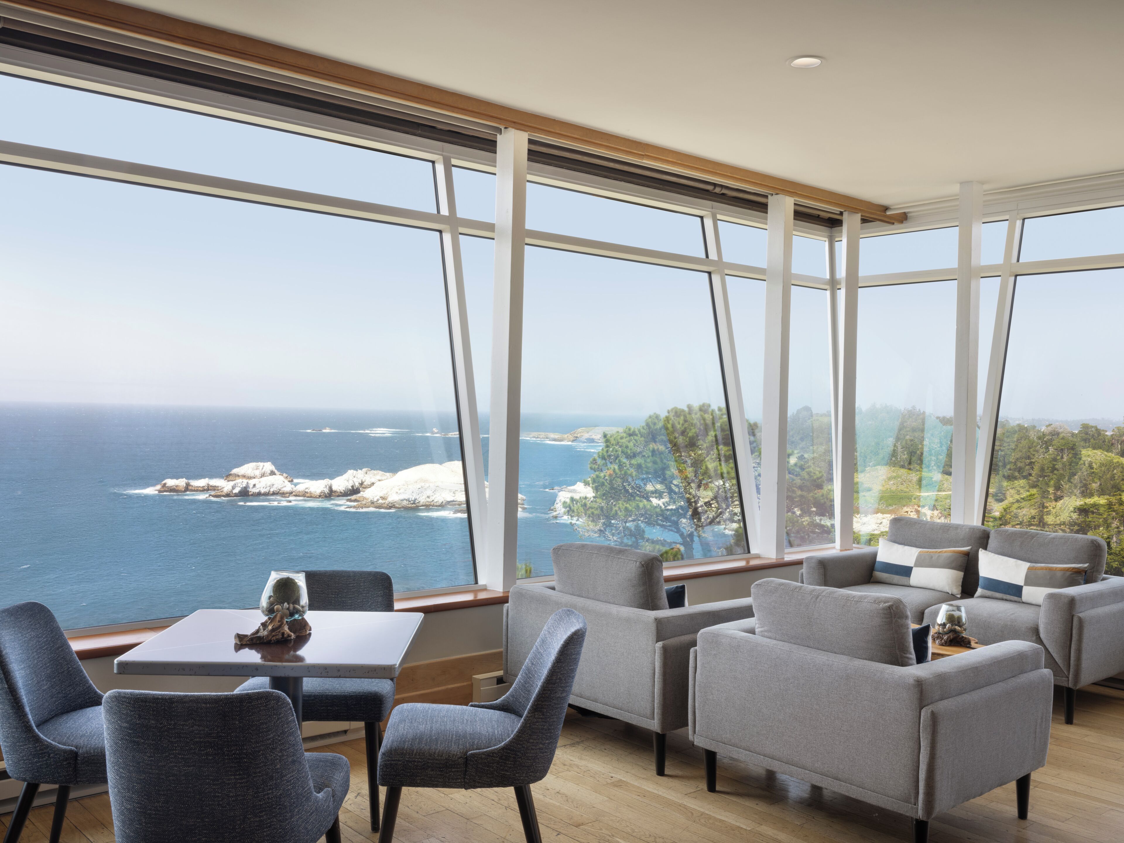 供应早餐和午餐