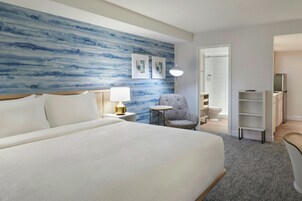 Escritorio, tabla de planchar con plancha y cunas gratuitas 