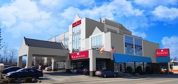 Hotel Exterior at Ramada by Wyndham Niagara Falls by the River