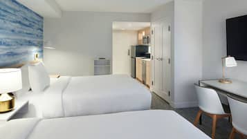 Bureau, fer et planche à repasser, lits bébé (gratuits), Wi-Fi gratuit