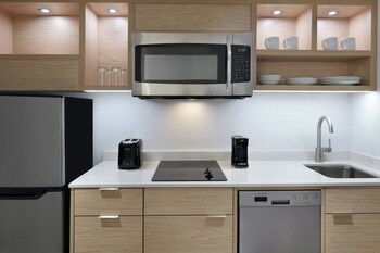 Coffee/tea maker, eco-friendly cleaning products at TownePlace Suites by Marriott Niagara Falls Canada