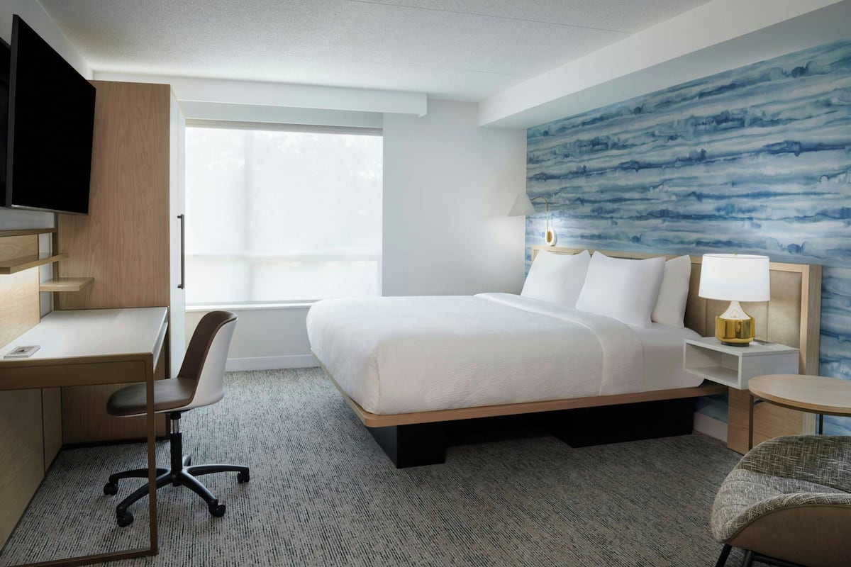 Studio, 1 King Bed, City View | Desk, iron/ironing board, free cots/infant beds, free WiFi