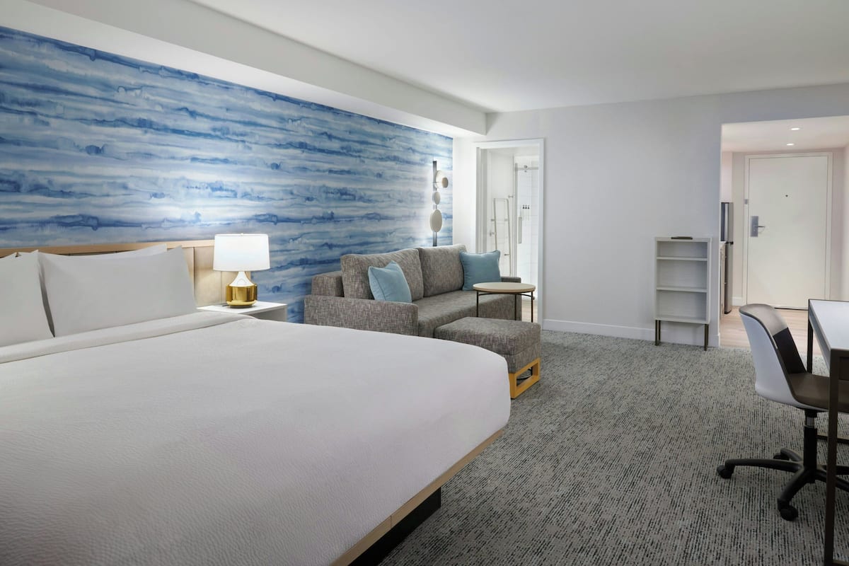 Studio, 1 King Bed with Sofa bed, City View | Desk, iron/ironing board, free cots/infant beds, free WiFi