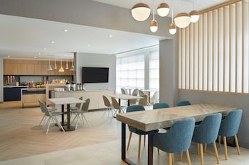 Free daily buffet breakfast at TownePlace Suites by Marriott Niagara Falls Canada