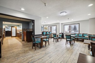 Café da manhã com buffet grátis