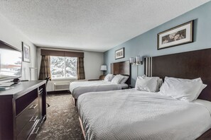 Chambre Standard, 2 grands lits, non-fumeur, réfrigérateur | Literie de qualité, lit avec matelas à plateau-coussin, coffre-fort