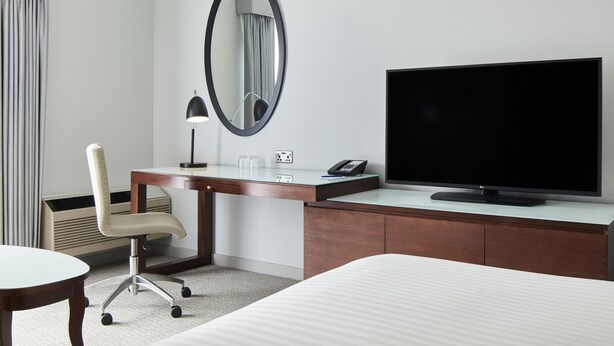 Egyptian cotton sheets, premium bedding, down duvets, pillow-top beds - Delta Hotels Cheshunt (Broxbourne)