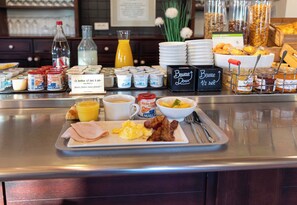 Daily buffet breakfast for a fee
