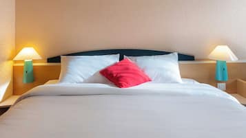 Escritorio, insonorización, wifi gratis y ropa de cama