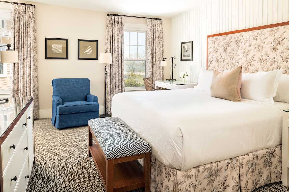 Frette Italian sheets, premium bedding, down comforters, pillowtop beds